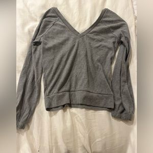 Boutique grey v neck top